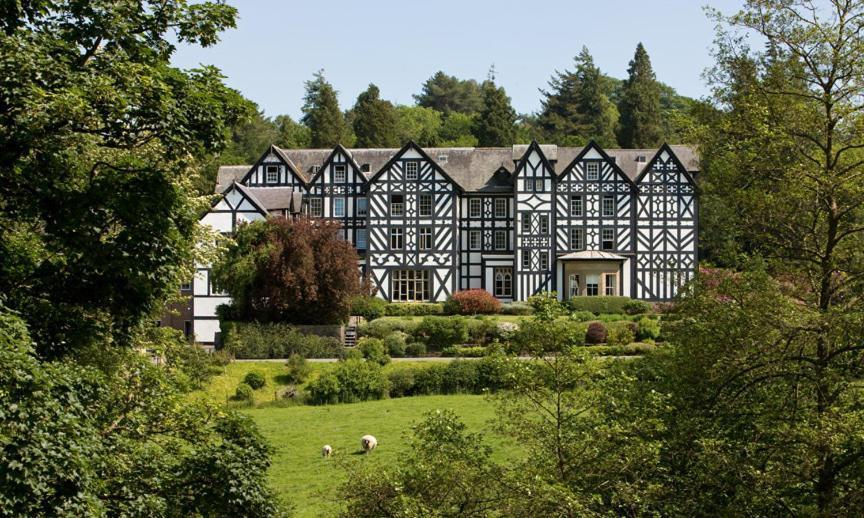 Gasthaus Gregynog Hall Tregynon Exterior foto